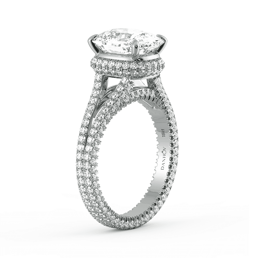 Norme De Split Shank Diamond Engagement Ring