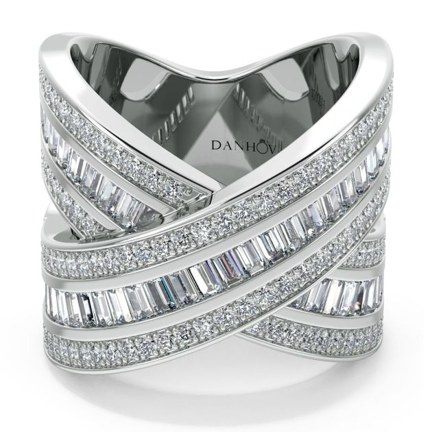 Norme de Danhov Wedding Band in Platinum