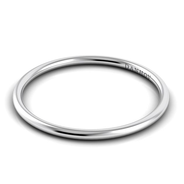 Danhov Classico Simple Wedding Band for Women in Platinum