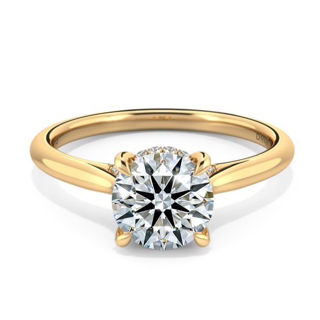 Norme de Danhov  Engagement Ring for Women in 18k Yellow Gold