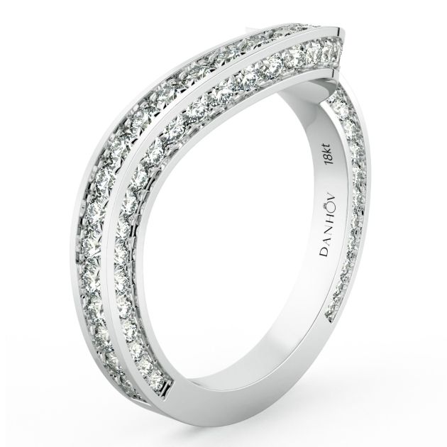Danhov Abbraccio Curved Diamond Wedding Band in Platinum