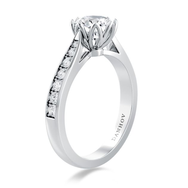 Danhov Classico Engagement Ring in Platinum 