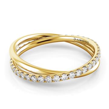 The Warmth of Rose Gold: Why Brides and Grooms Love It